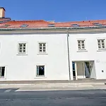 Perfekt Fuer 1 Bis 3 Naechte Oder Projektaufenthalte Wiener Neustadt