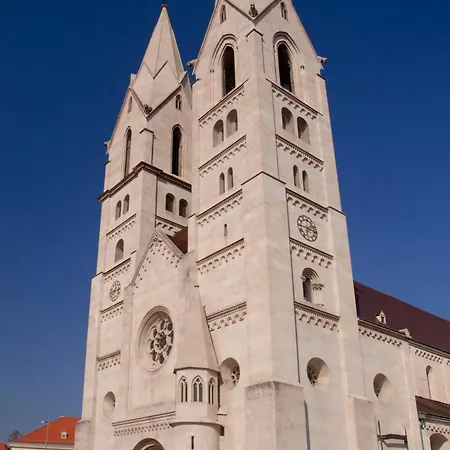 Perfekt Fuer 1 Bis 3 Naechte Oder Projektaufenthalte * Wiener Neustadt